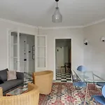 4 People Apartment Close To Eiffel Tower By Weekome