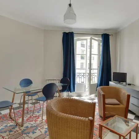 Apartment 4 People Close To Eiffel Tower By Weekome